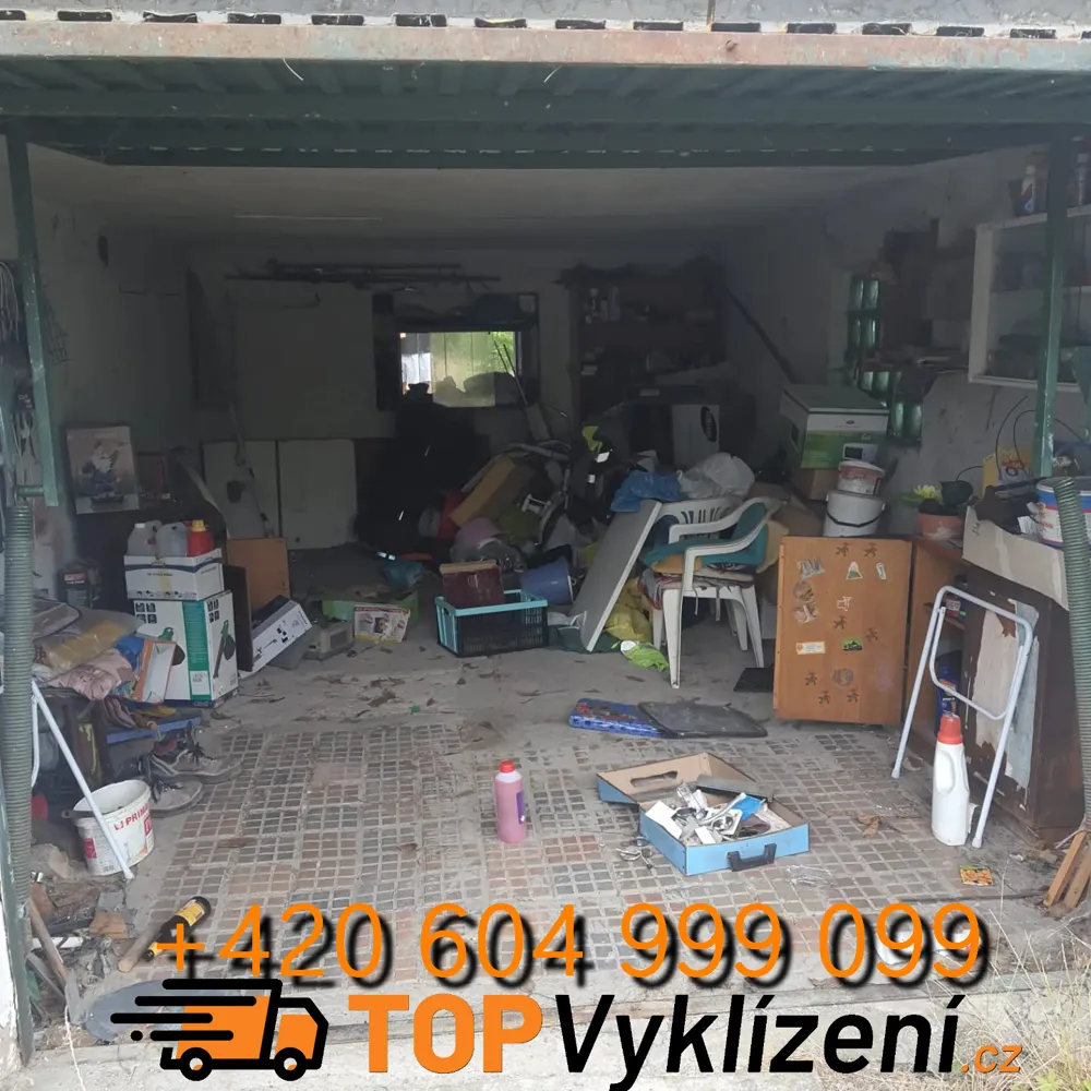 Garáž před vyklízením